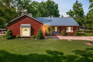 8614 Island Blvd, Grosse Ile, MI 48138