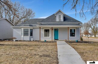 403 Cedar St, Friend, NE 68359