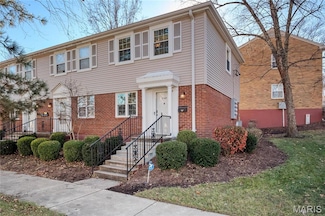 1508 Swallow Dr, Saint Louis, MO 63144