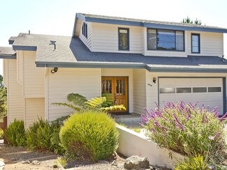 1975 Berwick Dr, Cambria, CA 93428
