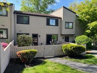2803 Mulberry Ct, Poughkeepsie, NY 12603