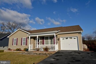 786 Ives St, Martinsburg, WV 25405