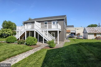 227 W Cherry St, Palmyra, PA 17078