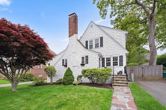 41 Laurel Dr, Needham, MA 02492