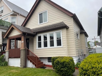 3122 W Madison St, Milwaukee, WI 53215