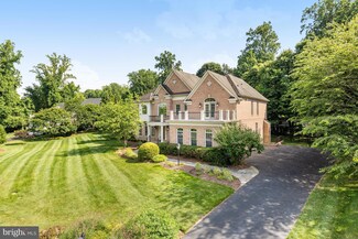 1016 Eaton Dr, McLean, VA 22102