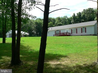 319 Tweezel Ln, Maysville, WV 26833