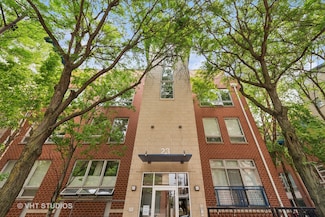 23 N Racine Ave Unit 405, Chicago, IL 60607