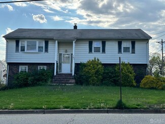 785 Harrell Ave, Woodbridge, NJ 07095