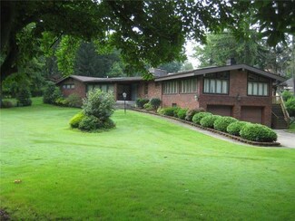 706 Lincoln Ave, Grove City, PA 16127
