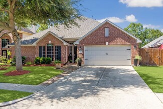 5206 Silver Oak Dr, Pasadena, TX 77505