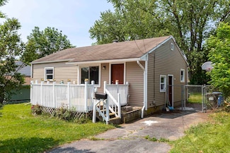 47 Manwaring Rd, Norwich, CT 06360