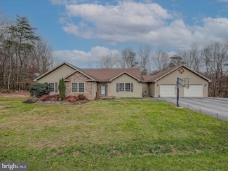 247 Pine Acres Ln, Berkeley Springs, WV 25411