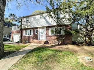 329 E Euclid St, Valley Stream, NY 11580