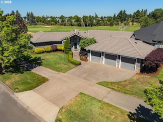 1055 Tukwila Dr, Woodburn, OR 97071