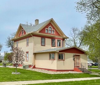 116 N 1st St, Groton, SD 57445