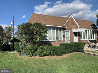 1817 Mower St, Philadelphia, PA 19152
