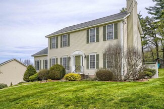 40 Rosegate Farm Dr, Manchester, NH 03109