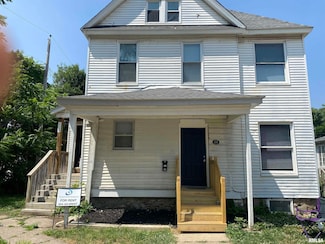 618 Douglas Ct, Davenport, IA 52803