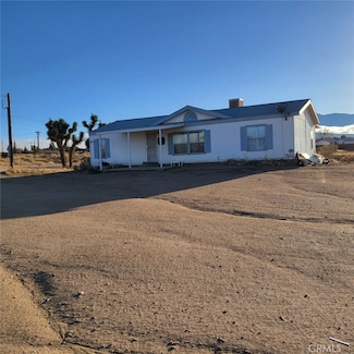 9572 Smith Rd, Phelan, CA 92371