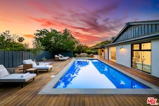 9038 Meredith Place, Beverly Hills, CA 90210