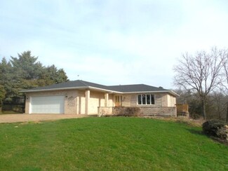 100 Buena Vista Dr, Darlington, WI 53530