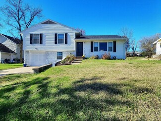 1307 Robert Ray Dr, Columbia, MO 65202