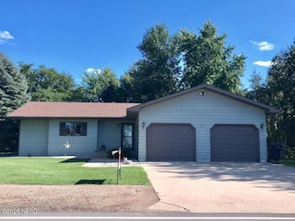 427 S Lake Dr, Watertown, SD 57201