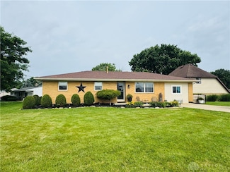 1637 Lammes Ln, New Carlisle, OH 45344