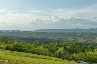 4929 Eagle Pointe Dr, Kingsport, TN 37664