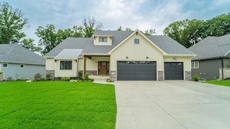 161 N Winterberry Dr, Valparaiso, IN 46385