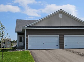 39773 Fallbrook Ave, North Branch, MN 55056