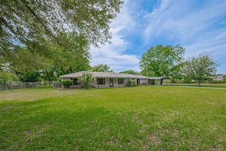 26003 Fountaine Bleau Dr, Tomball, TX 77377