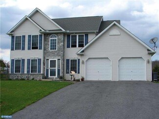 301 Steven Dr, Lenhartsville, PA 19534