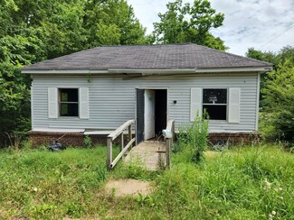 367 Pharr Ave, Selmer, TN 38375