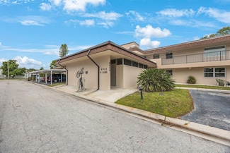 9945 47th Ave N Unit 203, Saint Petersburg, FL 33708
