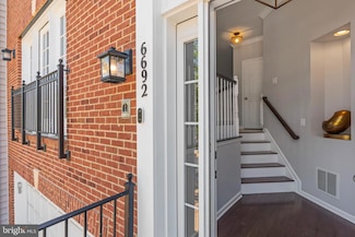 6692 Ordsall St, Alexandria, VA 22315