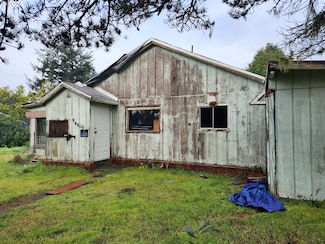 94619 Grange Rd, Gold Beach, OR 97444