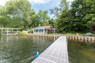 12396 N Sherman Lake Dr, Augusta, MI 49012
