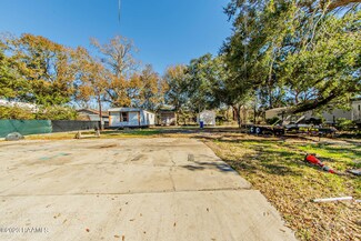 635 Teche Rd, Bayou Vista, LA 70380