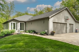 17555 Haskins Rd, Chagrin Falls, OH 44023