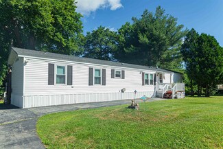 15 Winter St, Salem, NH 03079