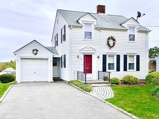 78 Willow Ave, Somerset, MA 02726