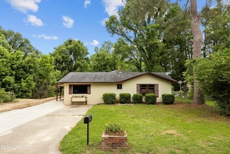109 Starlight Dr, Vicksburg, MS 39180