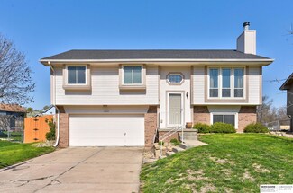 15010 Chalco Pointe Cir, Omaha, NE 68138