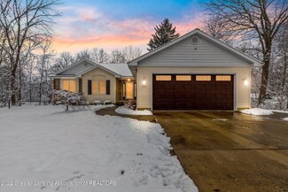 11763 W Andre Dr, Grand Ledge, MI 48837