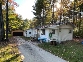 4225 Clark St, Lewiston, MI 49756