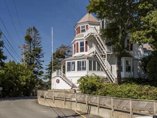 101 Commercial St, Boothbay Harbor, ME 04538