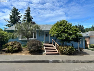 725 N 9th St, Coos Bay, OR 97420