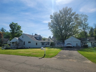 919 River Rd, Binghamton, NY 13901